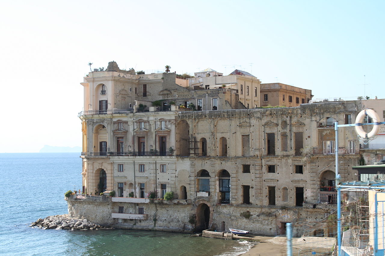 1280px-Napoli_-_Palazzo_Donnanna.jpg